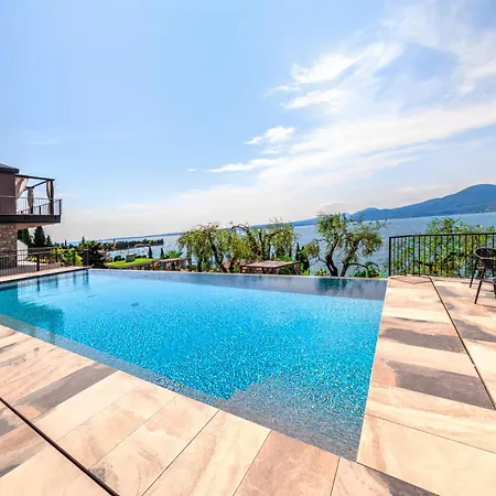 Hotel Sky View Garda By Galvani 4*