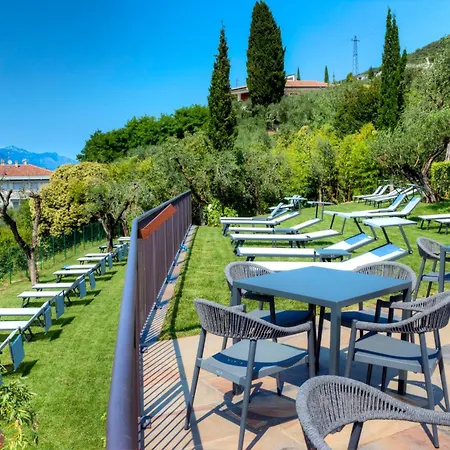 Sky View Garda By Galvani Отель 4*
