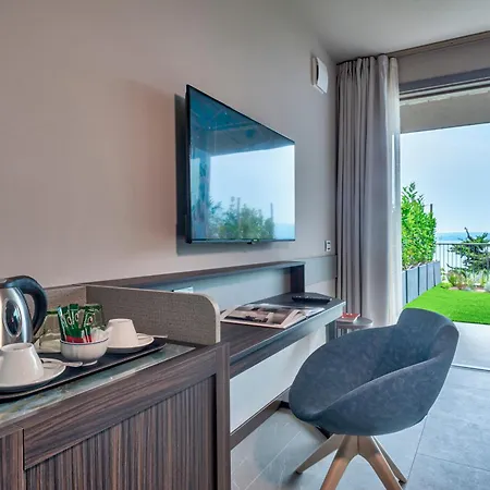 Sky View Garda By Galvani Отель 4*