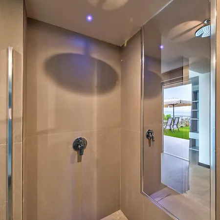 Sky View Garda By Galvani 4* Торри-дель-Бенако