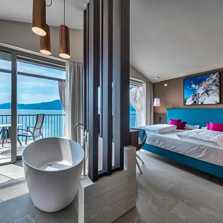 Sky View Garda By Galvani Отель Торри-дель-Бенако