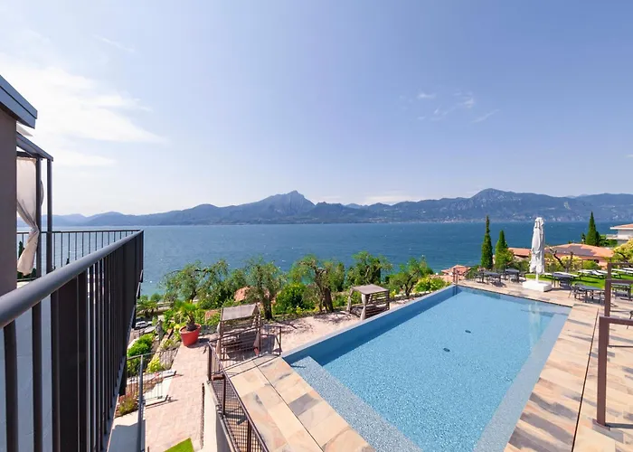 Hotel Sky View Garda By Galvani Torri Del Benaco